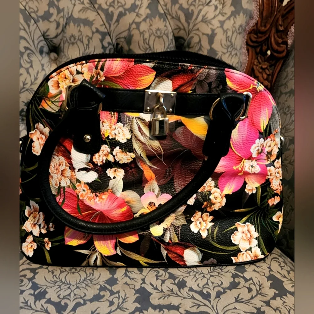 Floral Black Handbag - Picture 1 of 6